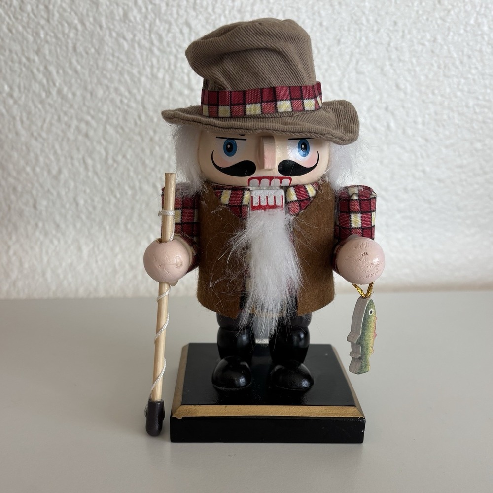 Nutcracker Fisherman Arts & Crafts Co Outdoorsman Christmas Decor Figurine 6 In